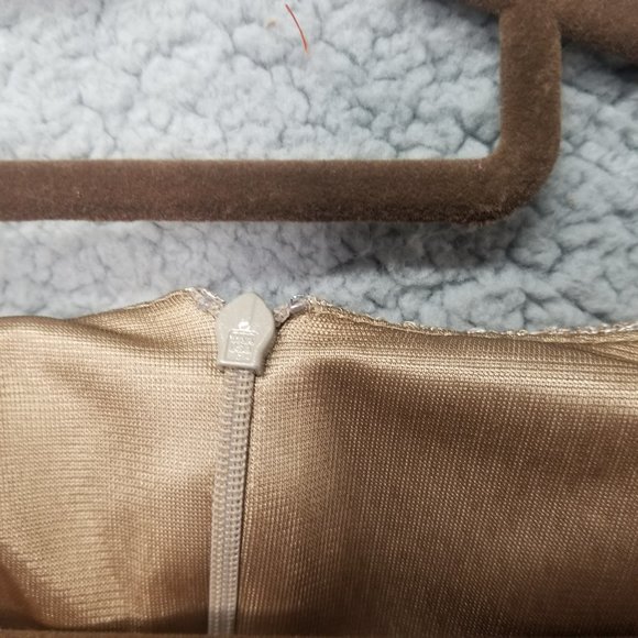 DAMIANOU Women's Made in the USA Gold Shimmer Lace Scalloped Blouse Top Size L - Picture 4 of 11